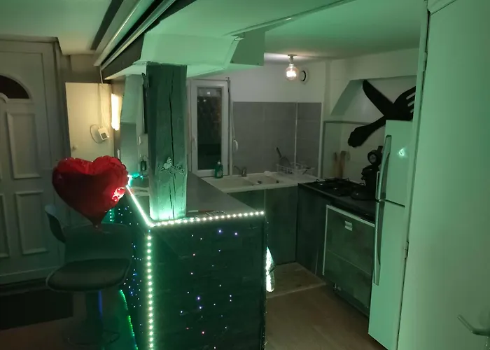 Jacuzzi Au Plaisir Amoureux Appartamento Le Plessis-Grohan